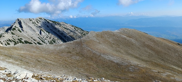 grimpant la cime Vihren et la cime Kutelo